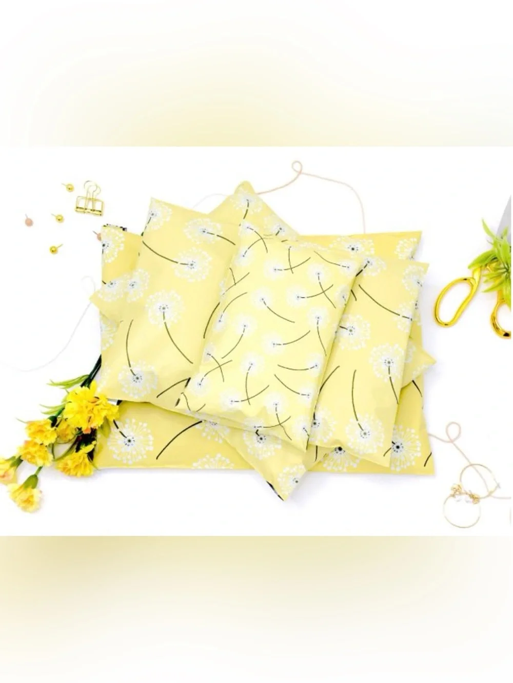20 12” x 15.5” Dandelion Poly Mailers New With Tags
